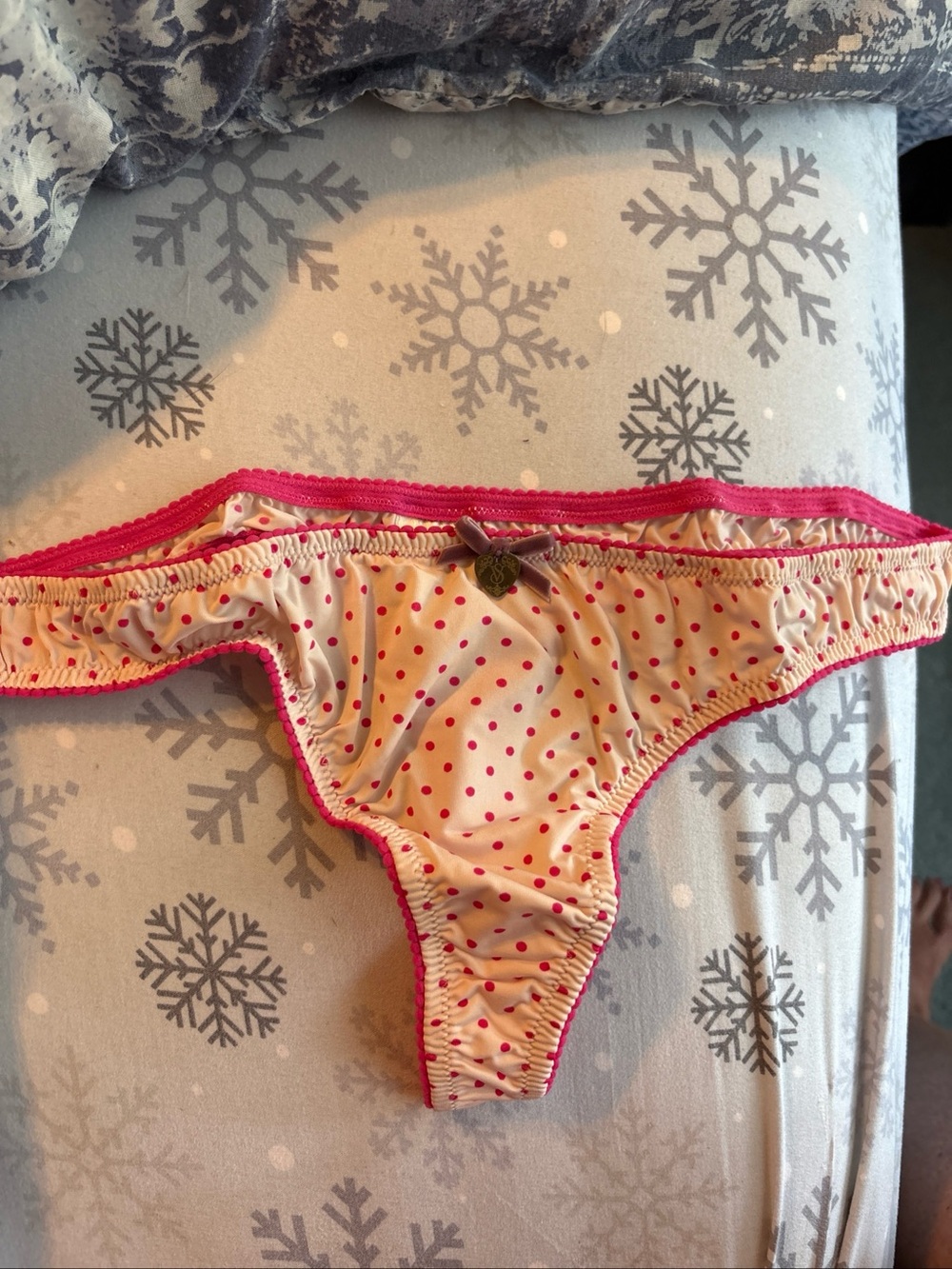 Victoria’s Secret Victoria Pink Polka Dot Thong Panties Size Large NIP